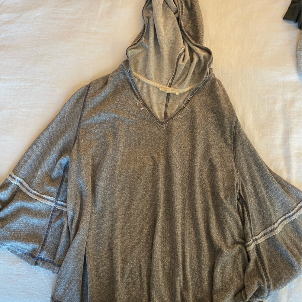 Sweatshirt Blouse w/ Hood